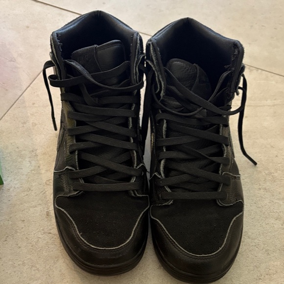 Nike SB Dunk High Pro Black and Gold - Picture 2 of 6